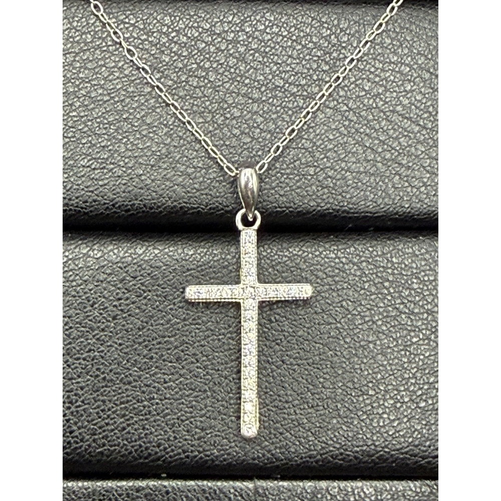 EUC 18" Sterling Silver CZ Cross Pendant Necklace J19